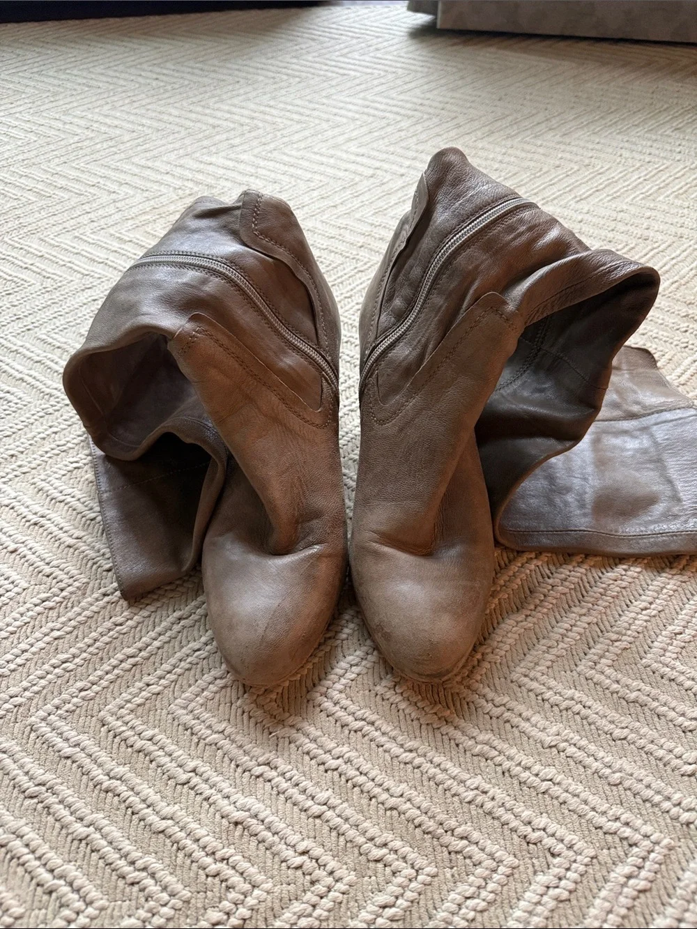 Free People size 40/9 knee high boots